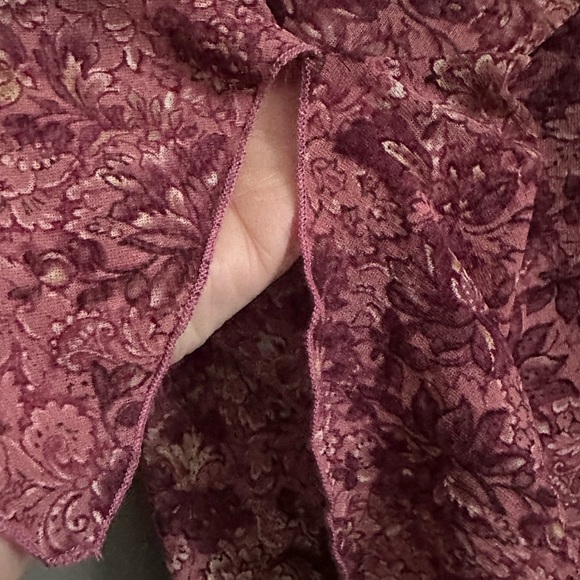 Vintage Y2K Bigaycda Maroon Sheer floral Top with split bell sleeve size medium - Picture 6 of 8